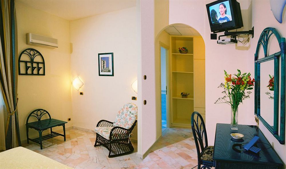Villa Gaia Hotel Cefalu Exterior photo